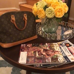 Louis Vuitton Alma (medium)